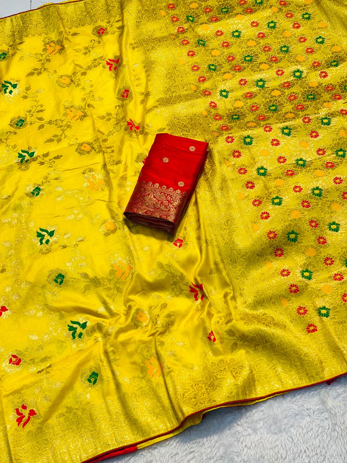 Yellow Banarasi Silk Saree with Floral Weaving & Zari Pallu