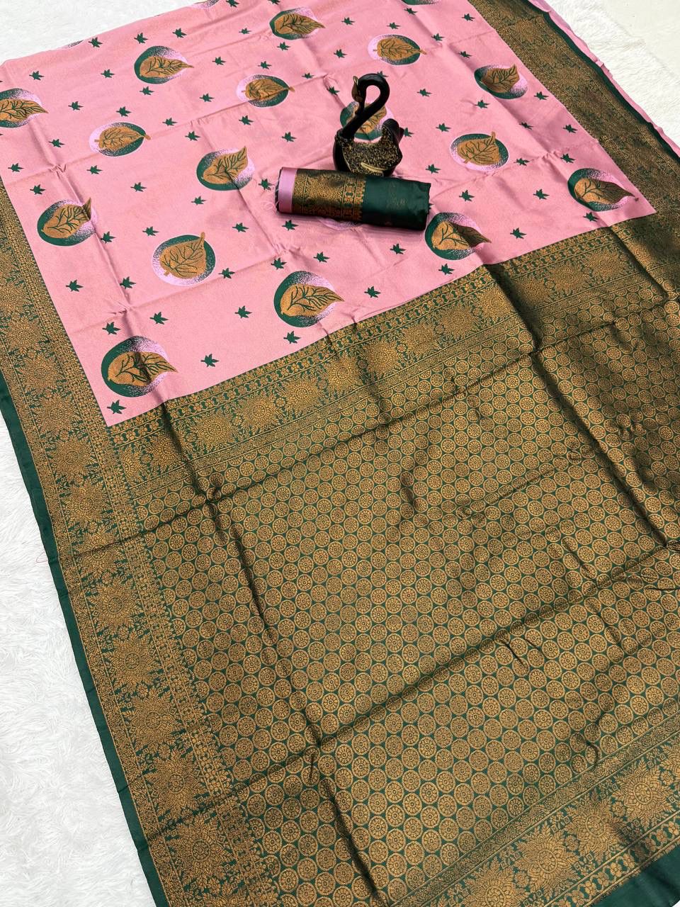 Premium Banarasi Silk Saree – Light Pink & Dark Green Traditional Zari Weave
