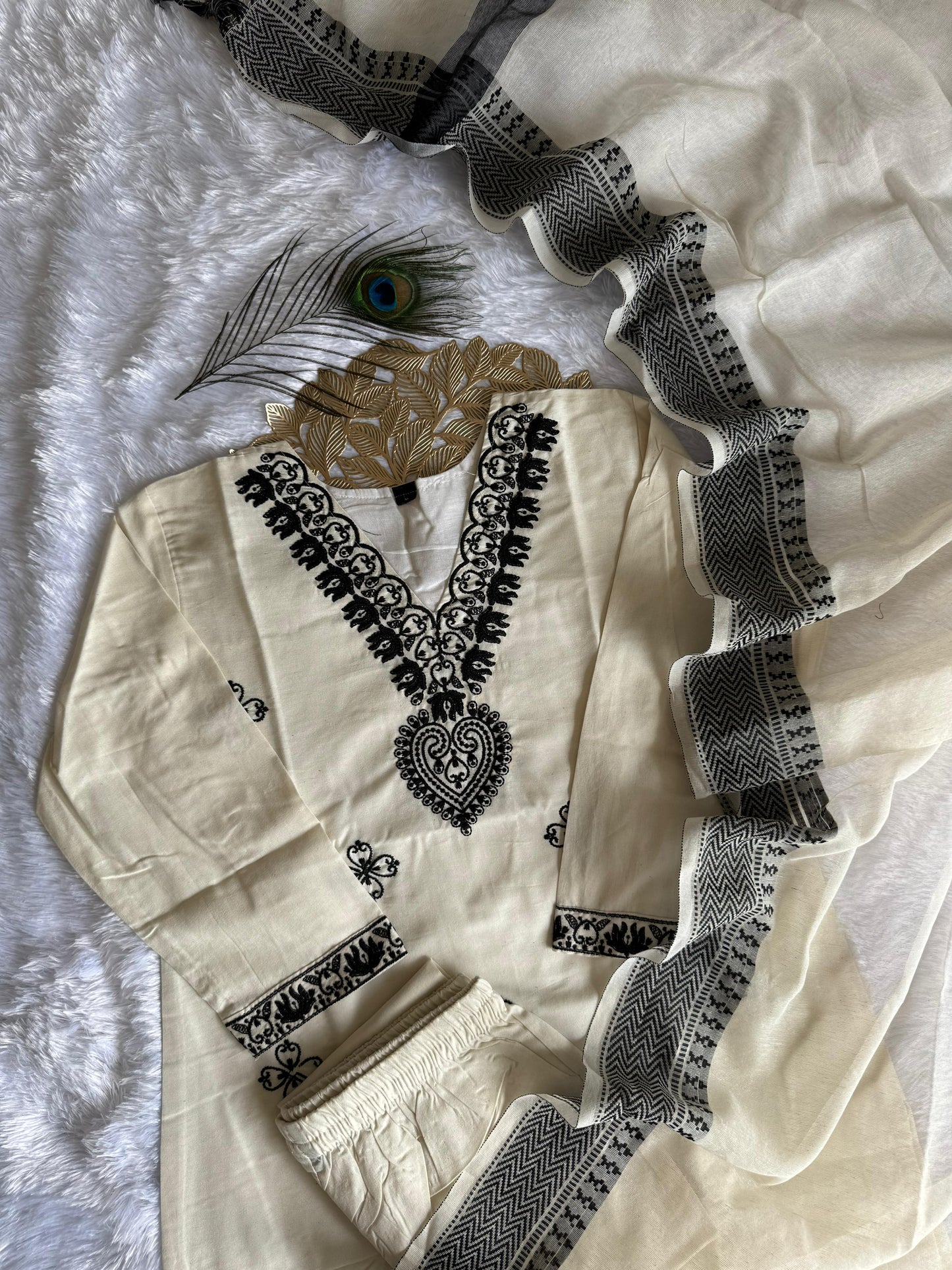Designer Ethnic Wear White Khadi Cotton Embroidered Kurti Pant Dupatta Set