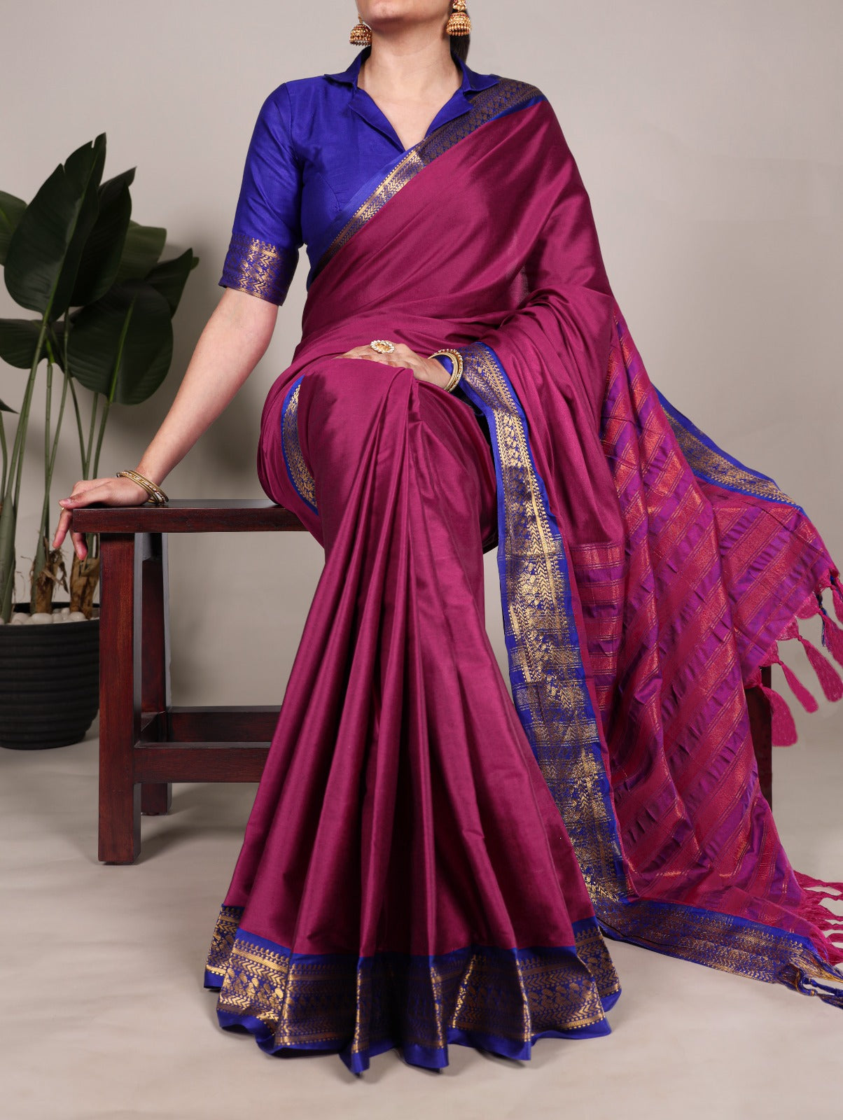 Aura Silk Saree With Zari Weaving Work- Elegant Pink Finish