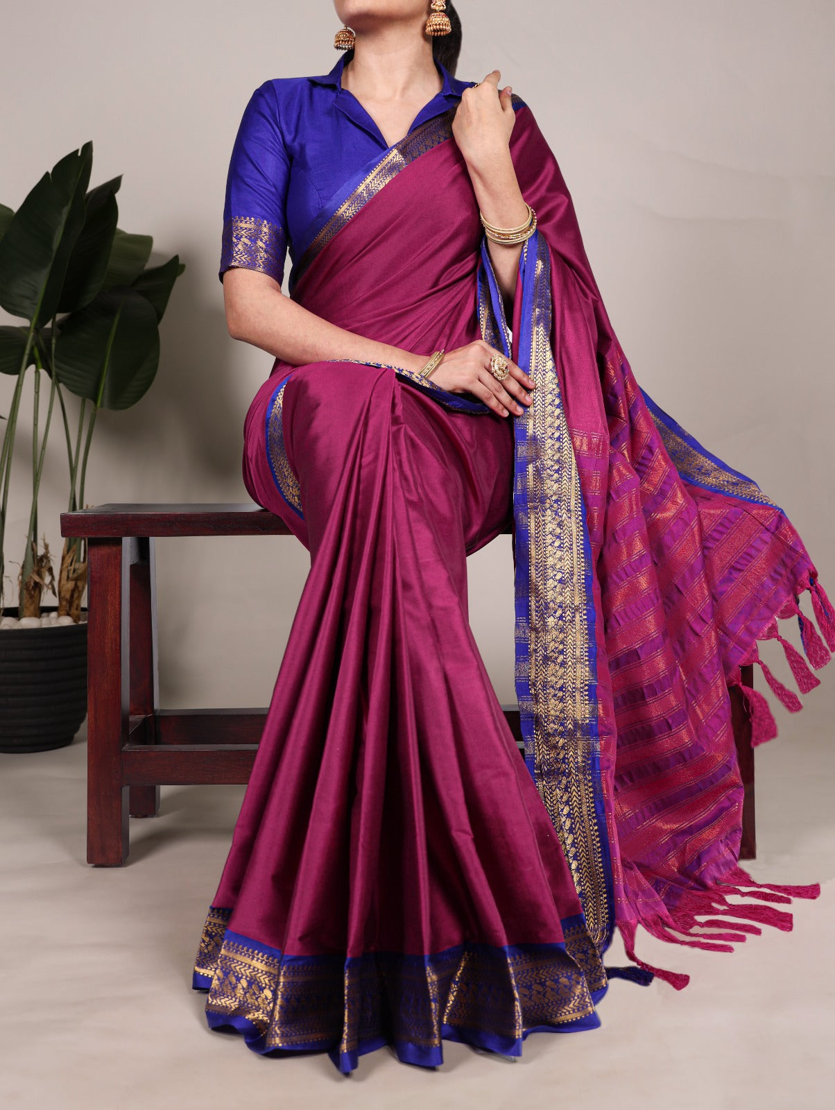 Aura Silk Saree With Zari Weaving Work- Elegant Pink Finish