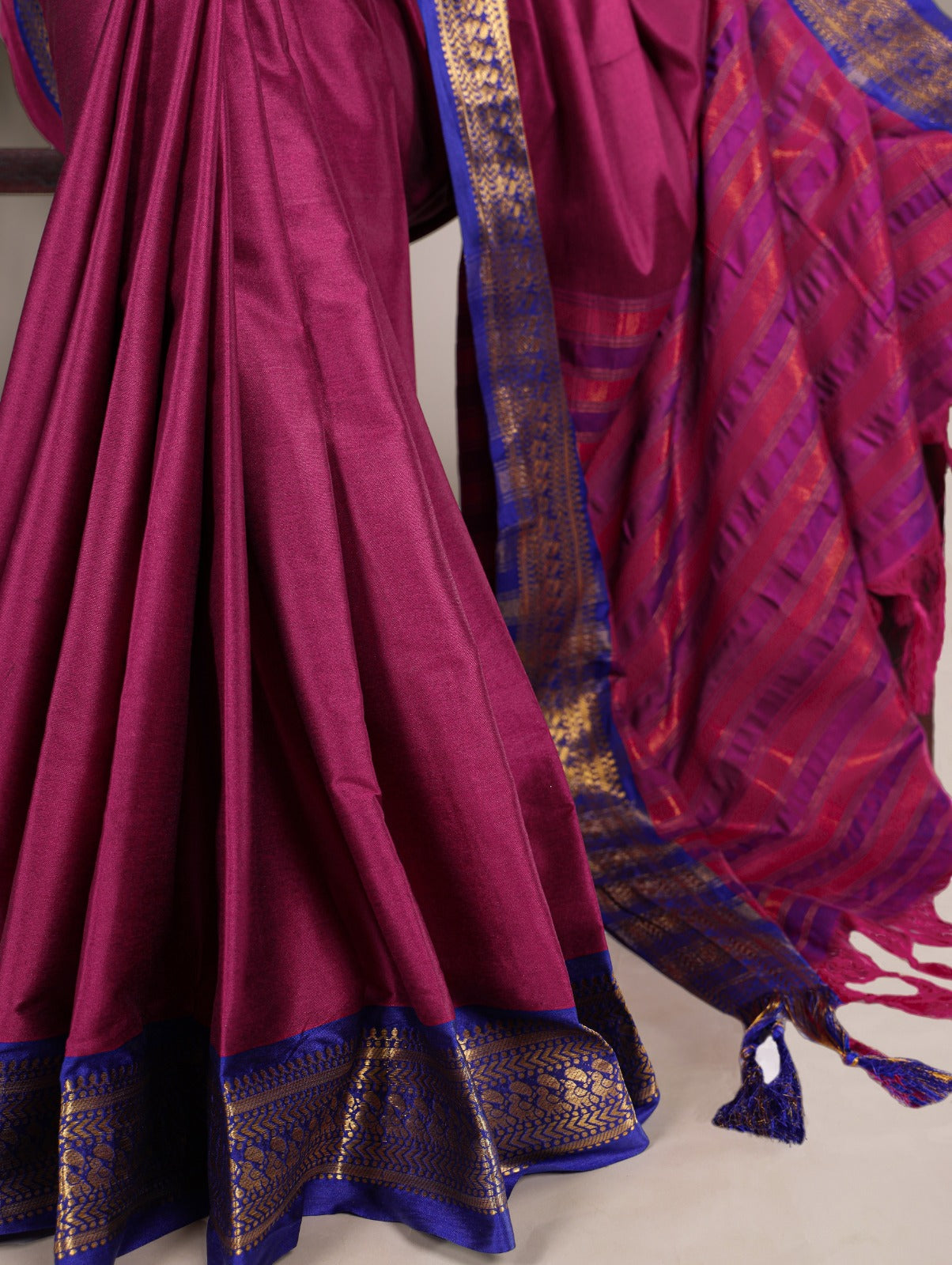 Aura Silk Saree With Zari Weaving Work- Elegant Pink Finish