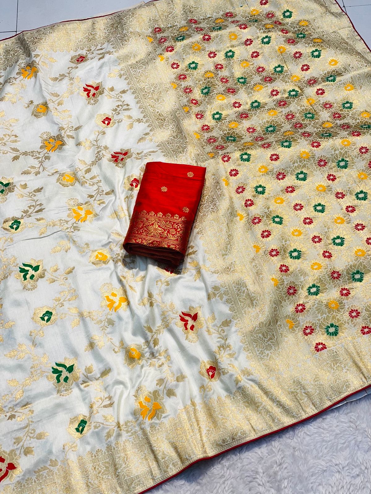 Luxury White Banarasi Silk Saree with Fine Gold Zari Work & Fancy Tassels