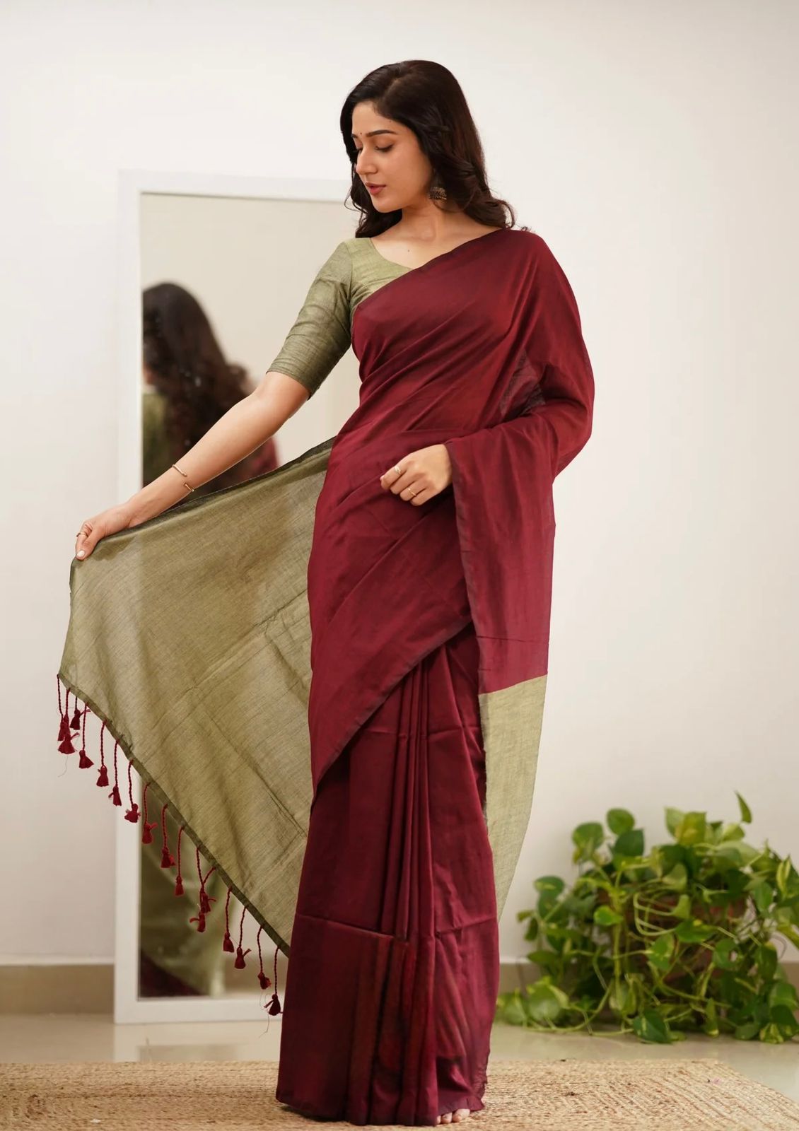 Traditional Mal Cotton Saree with Maroon Body & Beige Contrast Pallu