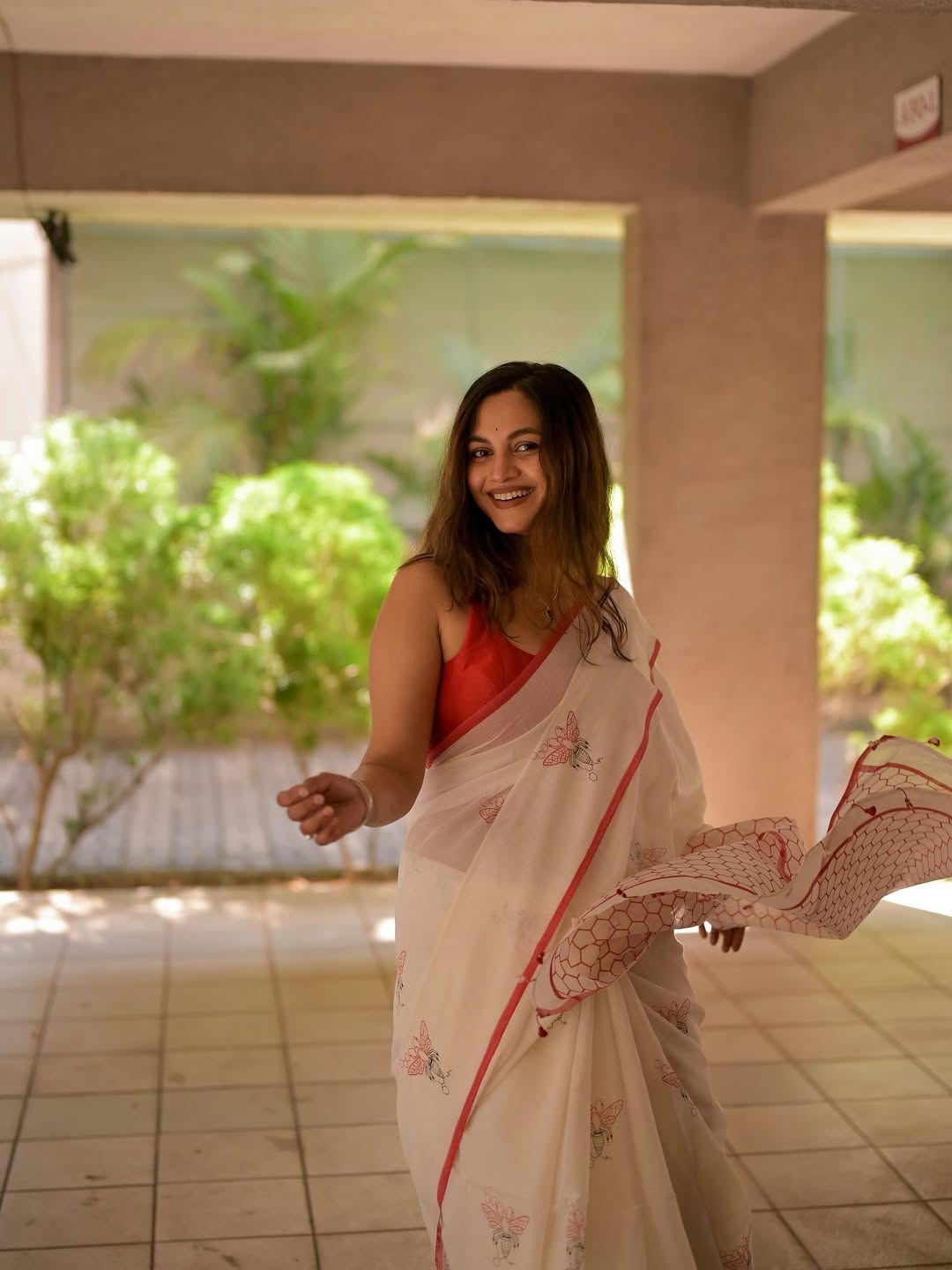 Soft Linen Digital Batik Print Saree with Blouse-Pink