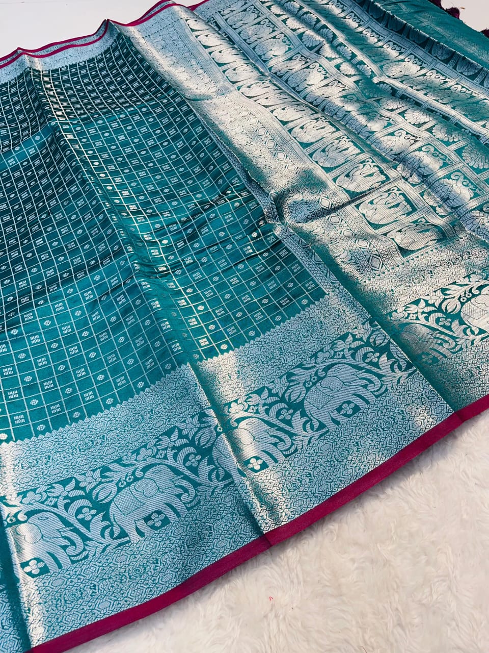 Elegant Khicha Checks Saree Sky Blue Soft Silk Saree with Kanchipuram Border & Rich Zari Pallu