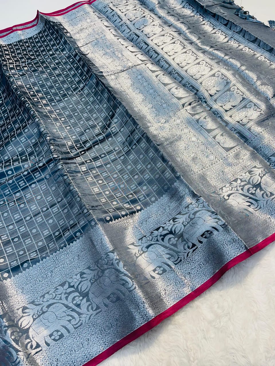 Traditional Elegance Grey Soft Silk Saree with Kanchipuram Zari Border & Rich Pallu
